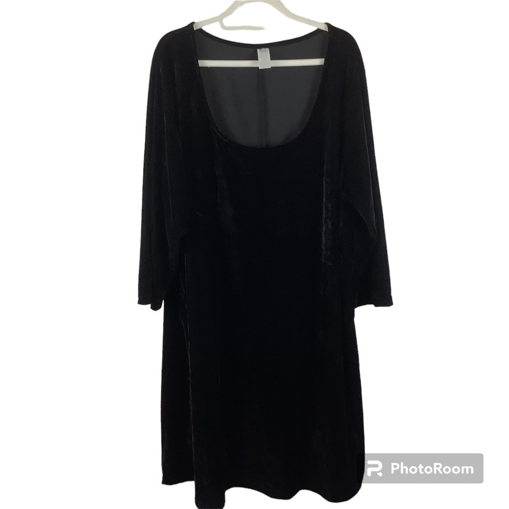 Avon Black Long Sleeve Velour Dress